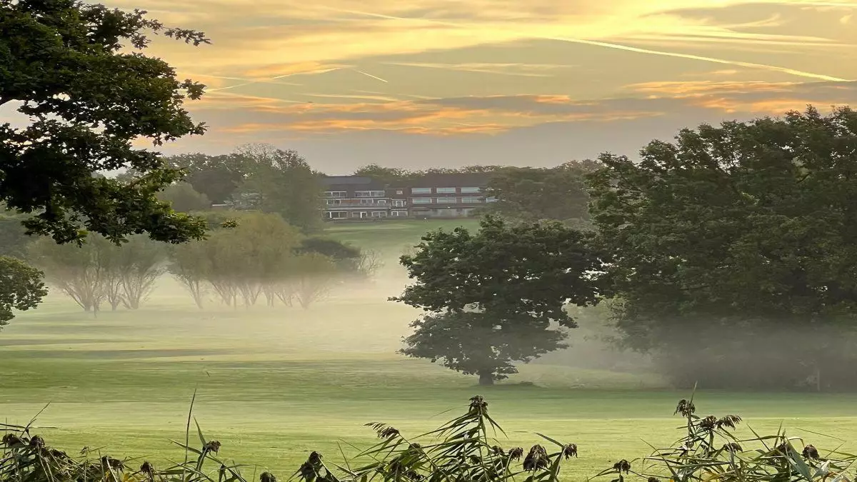 Londonbeach1920 1200X675